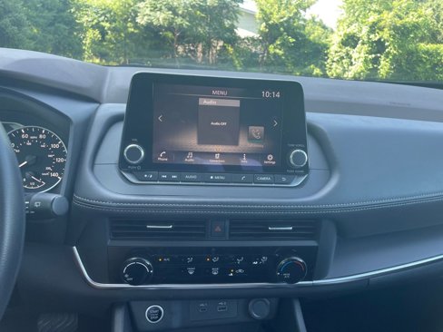 Used 2023 Nissan Rogue S image 18