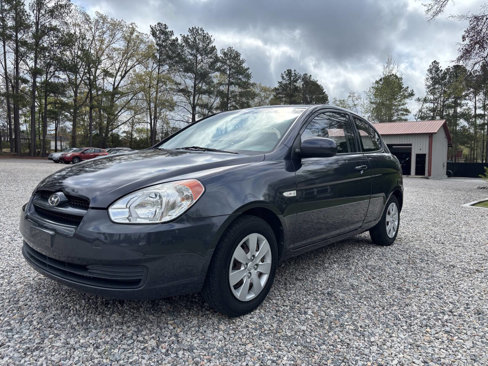 Used 2011 Hyundai Accent GS image 2
