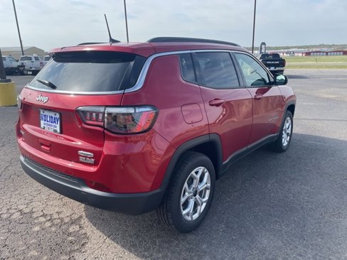 New 2025 Jeep Compass Latitude image 5