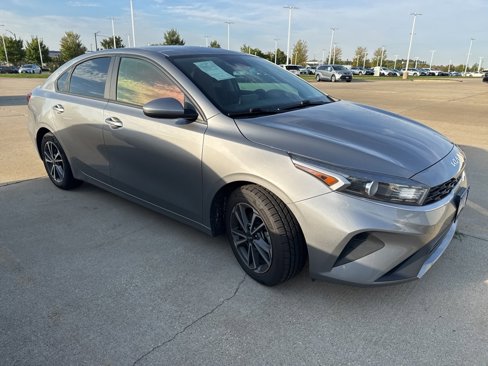 Used 2022 Kia Forte LXS image 3