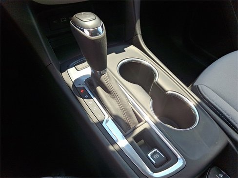 Used 2020 Chevrolet Equinox LT image 17