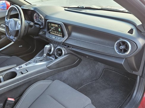 Used 2018 Chevrolet Camaro LT w/ RS Package image 16
