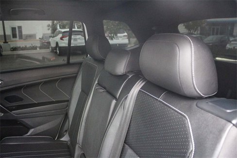 Used 2022 Volkswagen Tiguan SE R-Line image 24