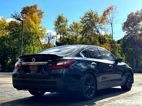 Used 2017 Nissan Altima 2.5 SR w/ Midnight Edition Package image 6