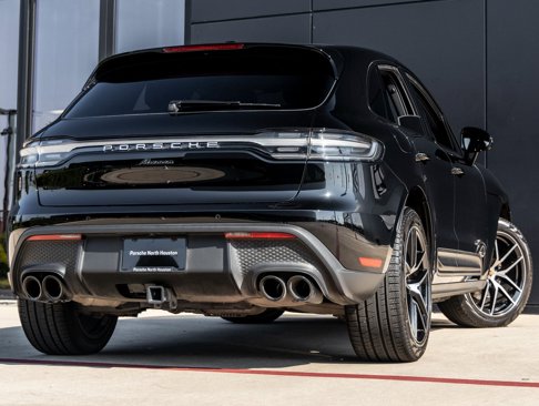 Certified 2023 Porsche Macan image 11
