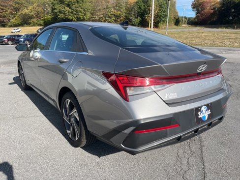 Used 2025 Hyundai Elantra SEL image 6