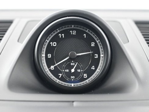 Certified 2025 Porsche Macan image 12