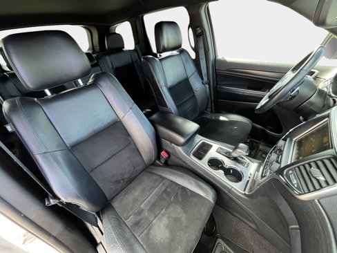 Used 2017 Jeep Grand Cherokee Altitude image 15