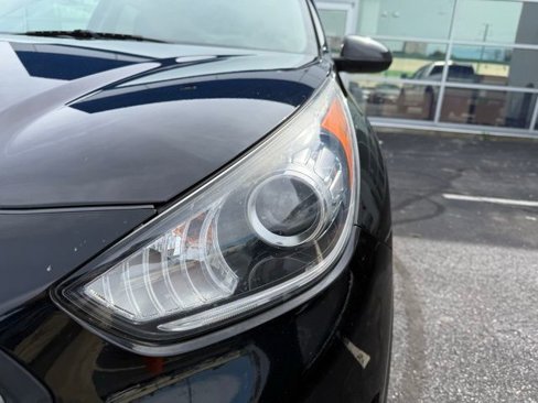 Used 2019 Kia Niro LX image 11