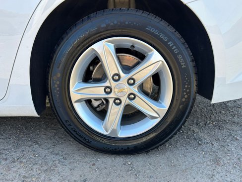 Used 2024 Chevrolet Malibu LT image 30