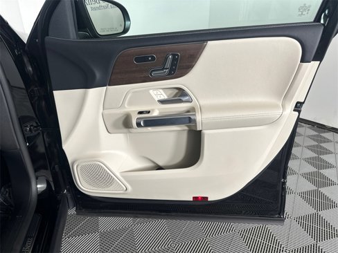 Certified 2023 Mercedes-Benz GLB 250 image 15