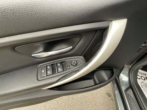 Used 2016 BMW 320i Sedan image 38