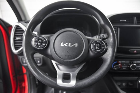 Used 2022 Kia Soul LX image 15