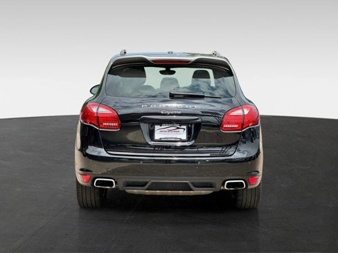 Used 2014 Porsche Cayenne Platinum Edition image 6