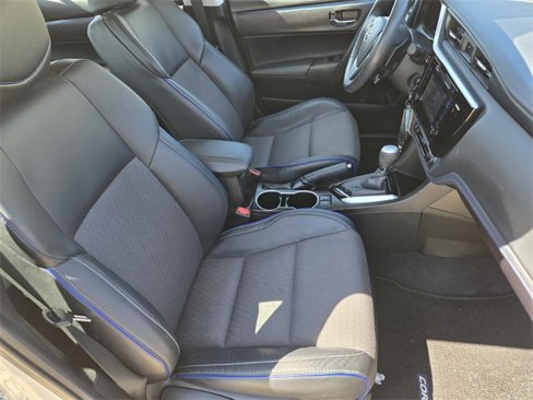 Used 2017 Toyota Corolla SE image 32