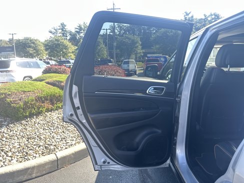 Used 2011 Jeep Grand Cherokee 70th Anniversary image 28