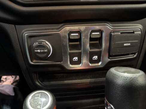 Used 2023 Jeep Wrangler Sport S image 53