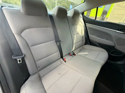 Used 2020 Hyundai Elantra SEL image 12