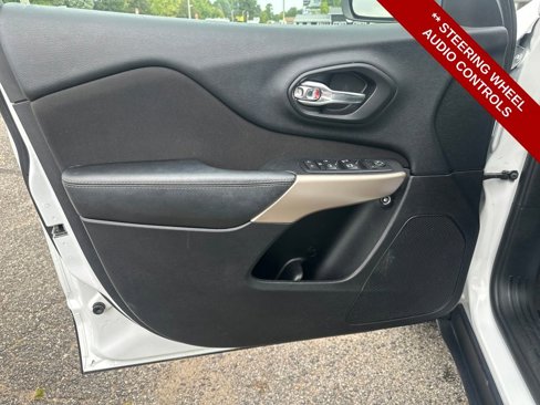 Used 2017 Jeep Cherokee Latitude w/ Cold Weather Group image 13
