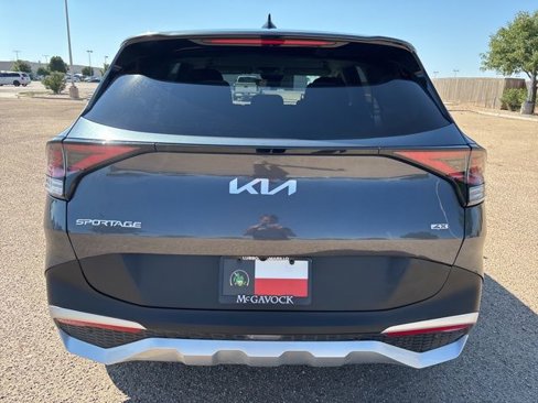 Used 2023 Kia Sportage LX image 5