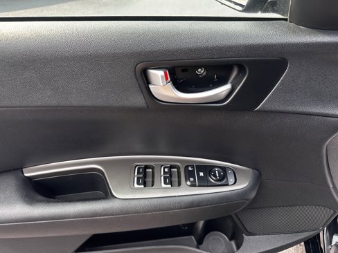 Used 2020 Kia Optima LX image 5