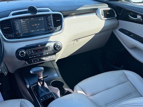 Used 2020 Kia Sorento LX w/ LX I4 Convenience Package image 22