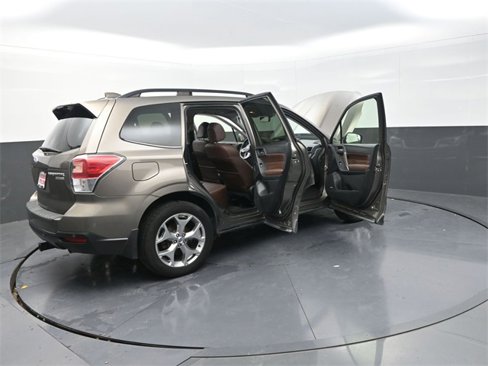Used 2017 Subaru Forester 2.5i Touring image 41