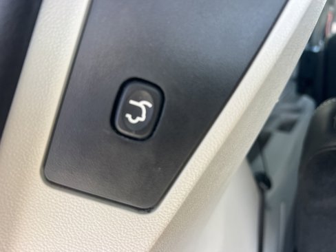 Used 2020 Dodge Grand Caravan SXT image 20