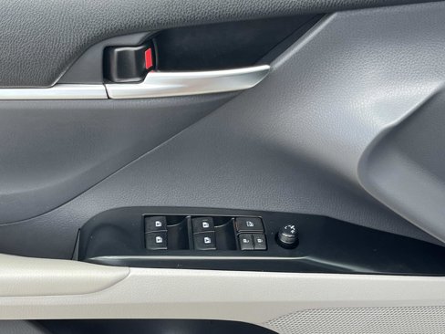 Certified 2019 Toyota Camry LE image 15