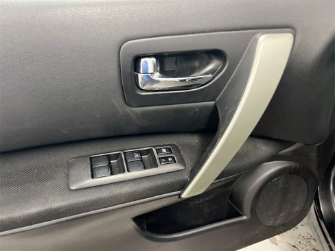 Used 2013 Nissan Rogue S image 19