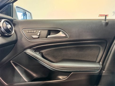 Used 2018 Mercedes-Benz GLA 250 4MATIC image 39