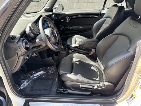 Used 2019 MINI Cooper S w/ Signature Upholstery Package image 9