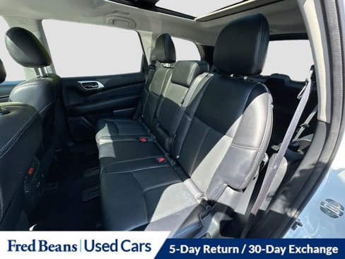 Used 2019 Nissan Pathfinder Platinum image 28