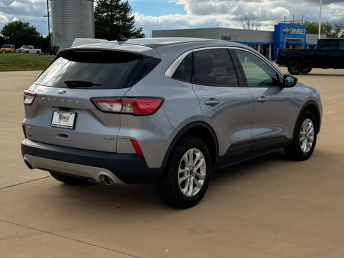 Used 2022 Ford Escape SE image 6