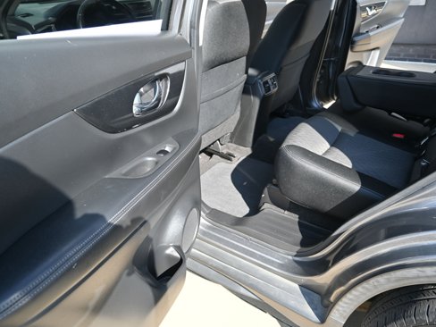 Used 2017 Nissan Rogue SV image 29