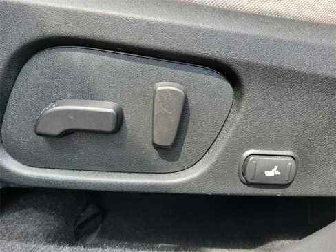 Used 2018 Subaru Forester 2.5i Premium w/ All-Weather Package image 16