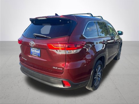 Used 2018 Toyota Highlander XLE image 6