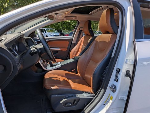 Used 2017 Volvo S60 T5 Inscription image 22