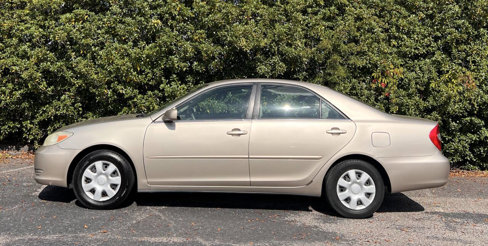 Used 2004 Toyota Camry LE image 4
