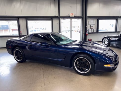 Used 2000 Chevrolet Corvette Coupe w/ Roof Pkg image 15