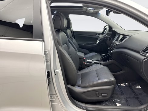Used 2016 Hyundai Tucson Limited w/ Option Group 03 image 17