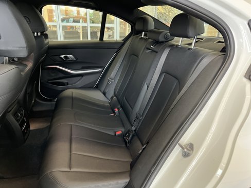 Used 2021 BMW 330i xDrive Sedan w/ Convenience Package image 16