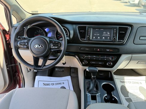 Used 2020 Kia Sedona LX image 18