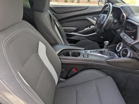 Used 2019 Chevrolet Camaro LT w/ Technology Package image 11