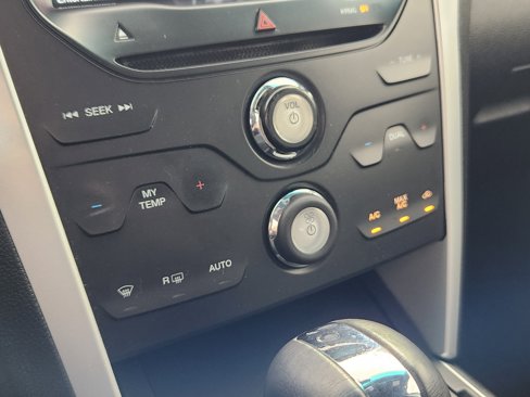 Used 2014 Ford Explorer XLT w/ Equipment Group 202A image 26
