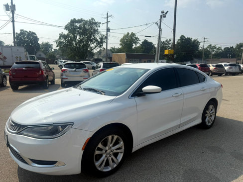 Used 2015 Chrysler 200 Limited w/ Convenience Group image 5