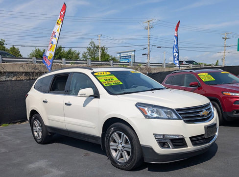 Used 2015 Chevrolet Traverse LT image 3