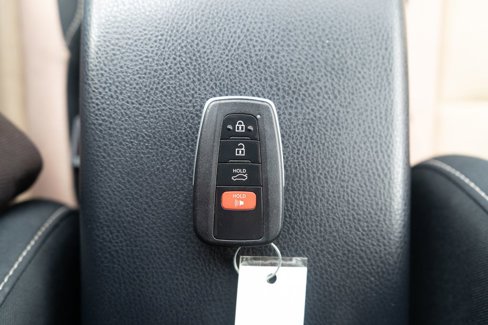 Used 2016 Toyota RAV4 XLE image 29
