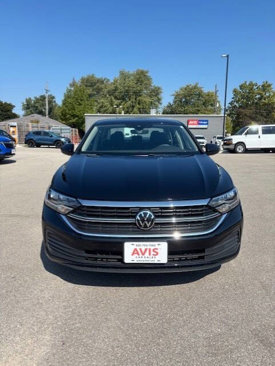 Used 2024 Volkswagen Jetta SE image 3
