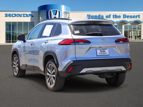 Used 2023 Toyota Corolla Cross XLE image 5